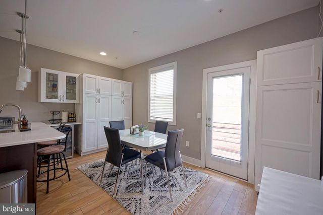 908 N FRONT ST, Philadelphia, PA 19123