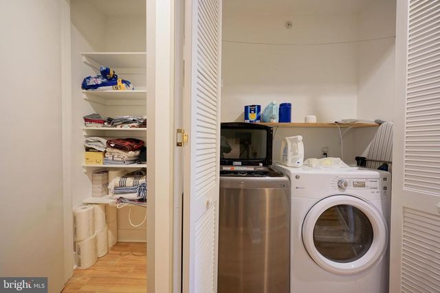 908 N FRONT ST, Philadelphia, PA 19123