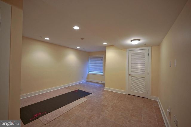 908 N FRONT ST, Philadelphia, PA 19123