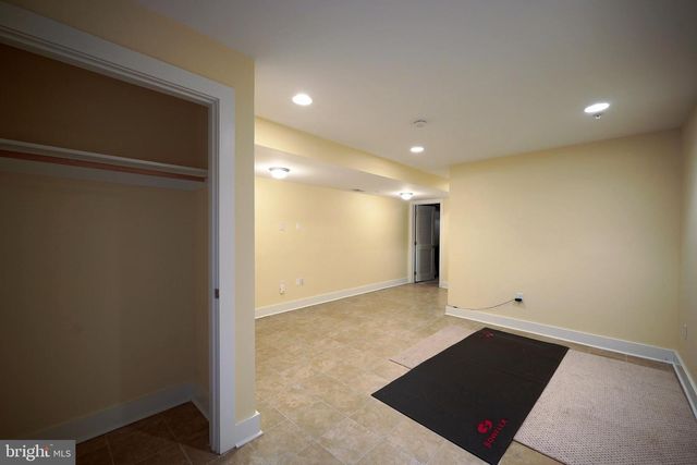 908 N FRONT ST, Philadelphia, PA 19123