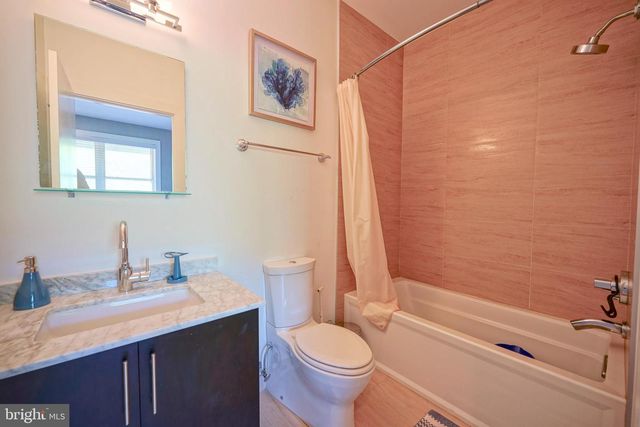 908 N FRONT ST, Philadelphia, PA 19123