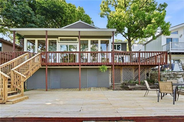 859 NW South Shore Drive, Kansas City, MO 64151