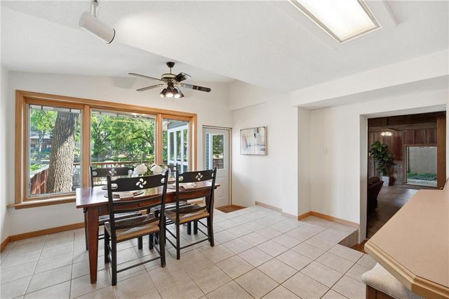 859 NW South Shore Drive, Kansas City, MO 64151
