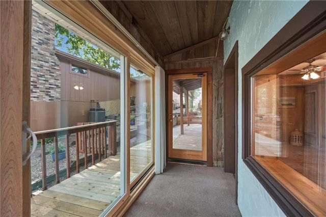859 NW South Shore Drive, Kansas City, MO 64151