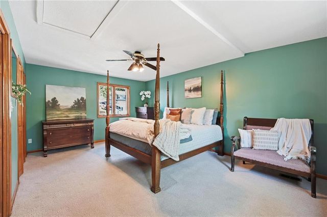 859 NW South Shore Drive, Kansas City, MO 64151