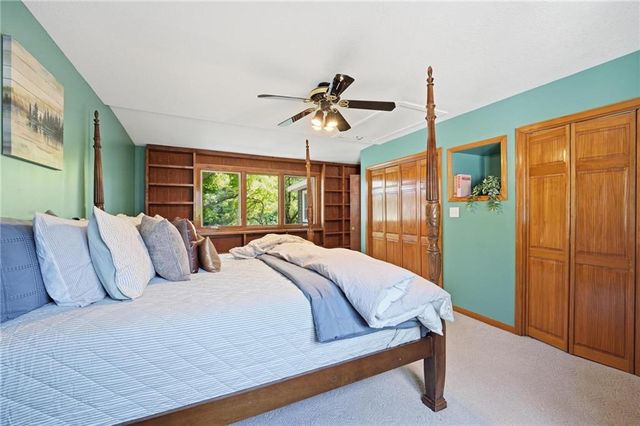 859 NW South Shore Drive, Kansas City, MO 64151