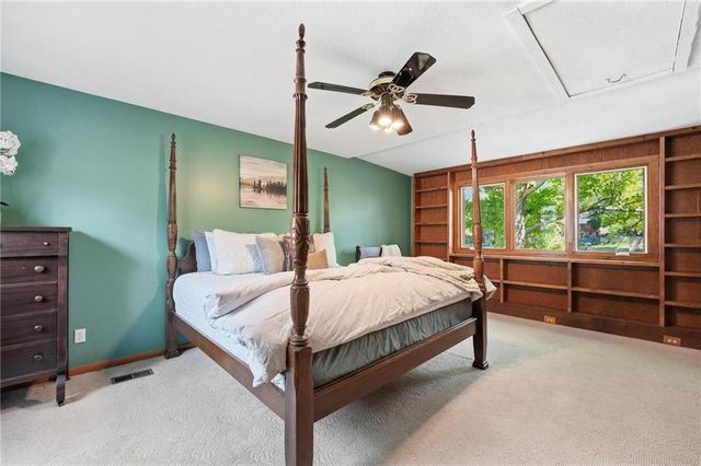 859 NW South Shore Drive, Kansas City, MO 64151