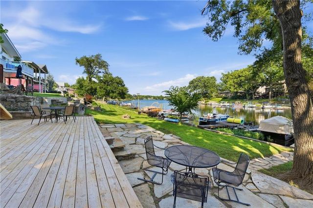 859 NW South Shore Drive, Kansas City, MO 64151