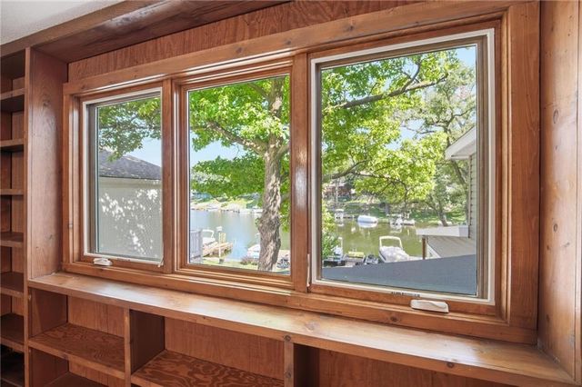859 NW South Shore Drive, Kansas City, MO 64151