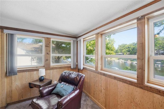 859 NW South Shore Drive, Kansas City, MO 64151