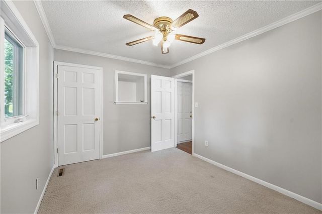 859 NW South Shore Drive, Kansas City, MO 64151