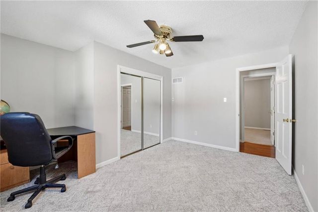859 NW South Shore Drive, Kansas City, MO 64151