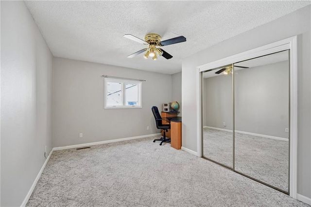 859 NW South Shore Drive, Kansas City, MO 64151