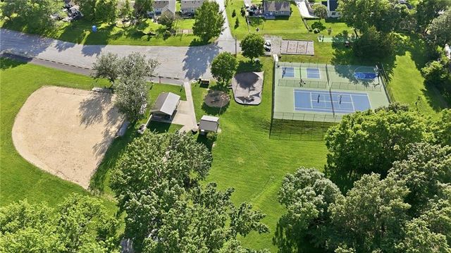 859 NW South Shore Drive, Kansas City, MO 64151