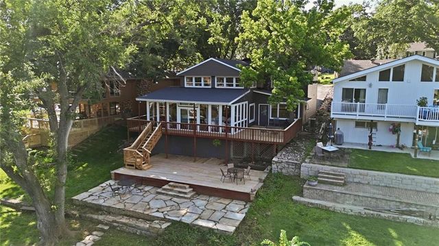 859 NW South Shore Drive, Kansas City, MO 64151