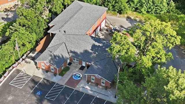 859 NW South Shore Drive, Kansas City, MO 64151