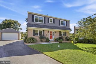 1814 LYNNEWOOD DR, Havertown, PA 19083