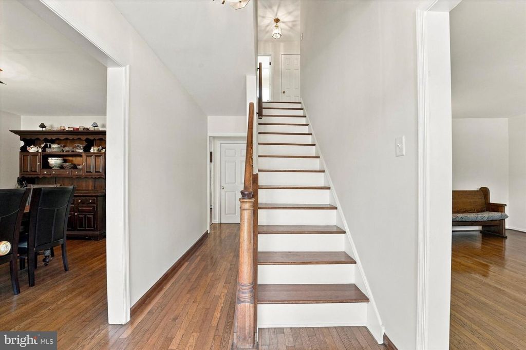 1814 LYNNEWOOD DR, HAVERTOWN, PA 19083 — photo 2