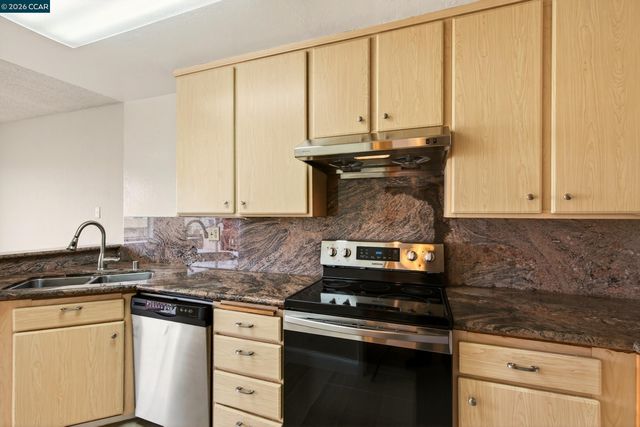 108 Saint Michaels Ct, Daly City, CA 94015