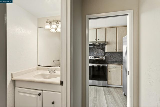 108 Saint Michaels Ct, Daly City, CA 94015