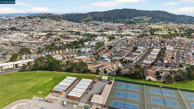 108 Saint Michaels Ct, Daly City, CA 94015