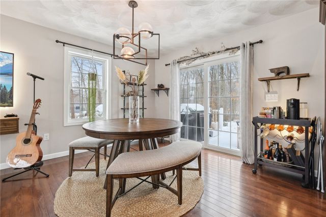 27 Rockcrest Lane, Johnston, RI 02919