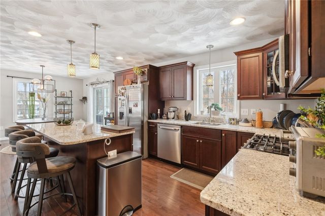 27 Rockcrest Lane, Johnston, RI 02919