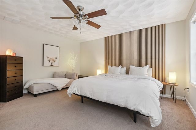 27 Rockcrest Lane, Johnston, RI 02919