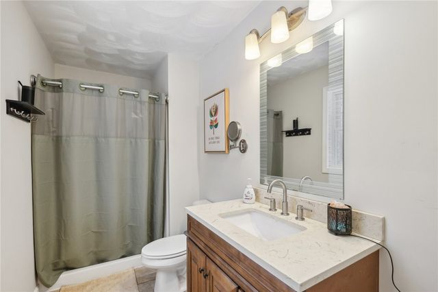 27 Rockcrest Lane, Johnston, RI 02919