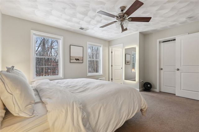 27 Rockcrest Lane, Johnston, RI 02919