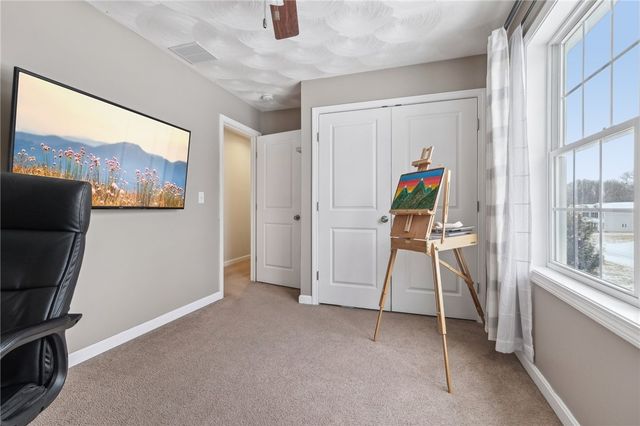 27 Rockcrest Lane, Johnston, RI 02919