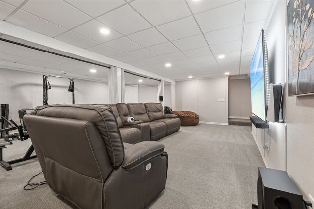 27 Rockcrest Lane, Johnston, RI 02919