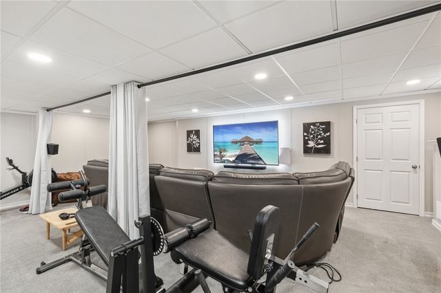 27 Rockcrest Lane, Johnston, RI 02919