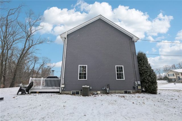 27 Rockcrest Lane, Johnston, RI 02919