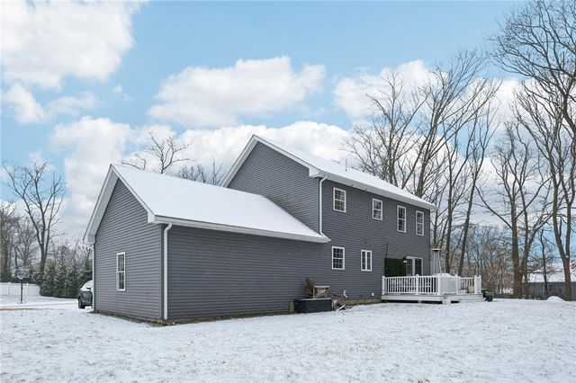 27 Rockcrest Lane, Johnston, RI 02919