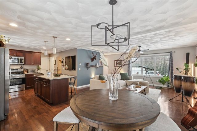 27 Rockcrest Lane, Johnston, RI 02919