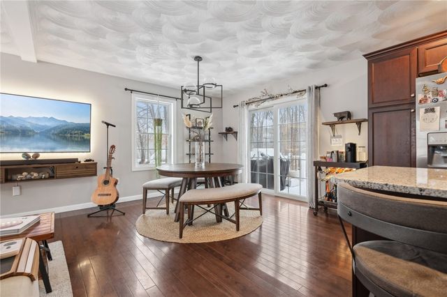 27 Rockcrest Lane, Johnston, RI 02919