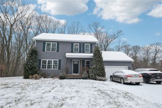 27 Rockcrest Lane, Johnston, RI 02919