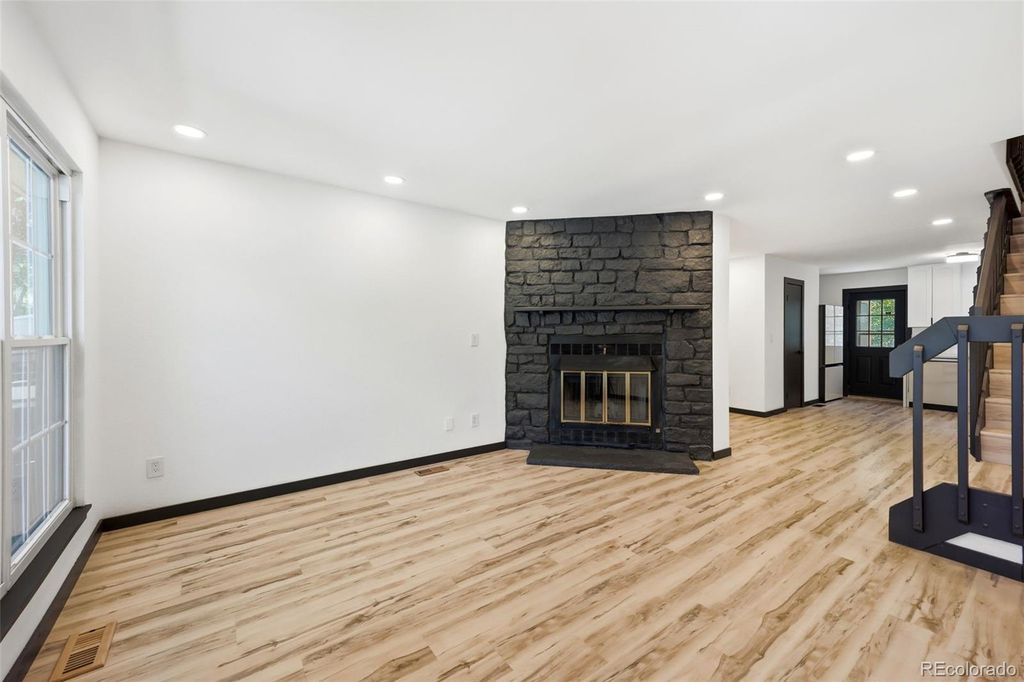 Image 5 of property listing at 8217 S Fillmore Way, Centennial, CO 80122