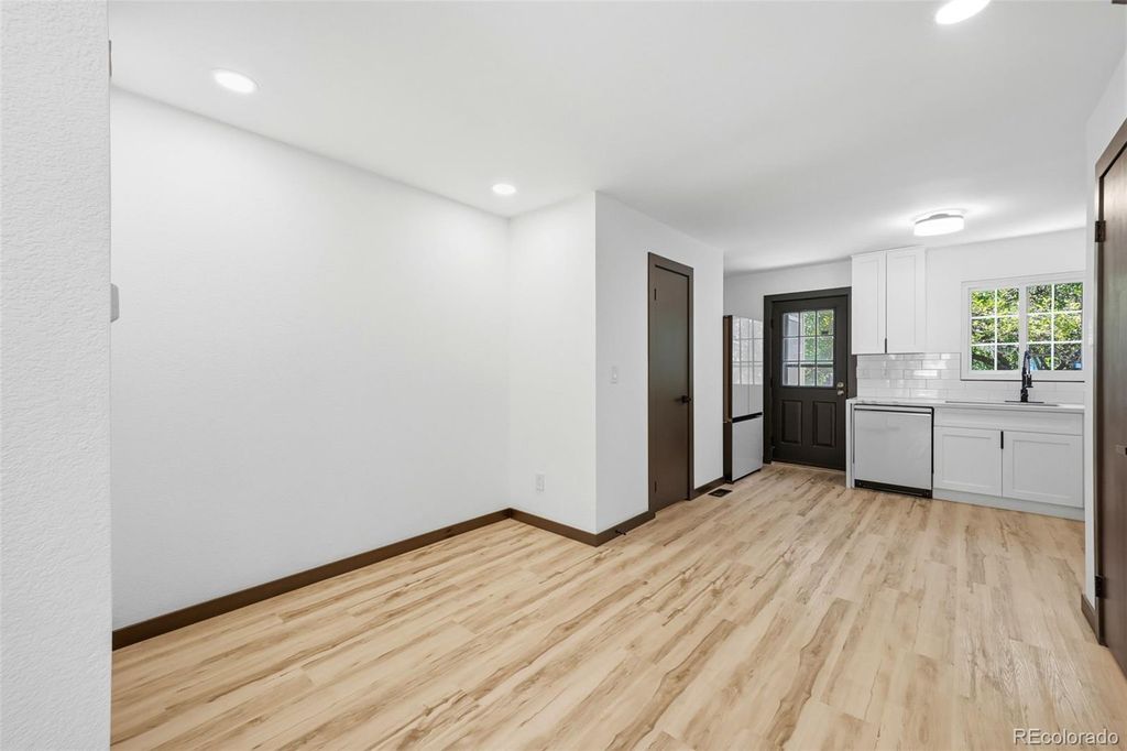 Image 6 of property listing at 8217 S Fillmore Way, Centennial, CO 80122