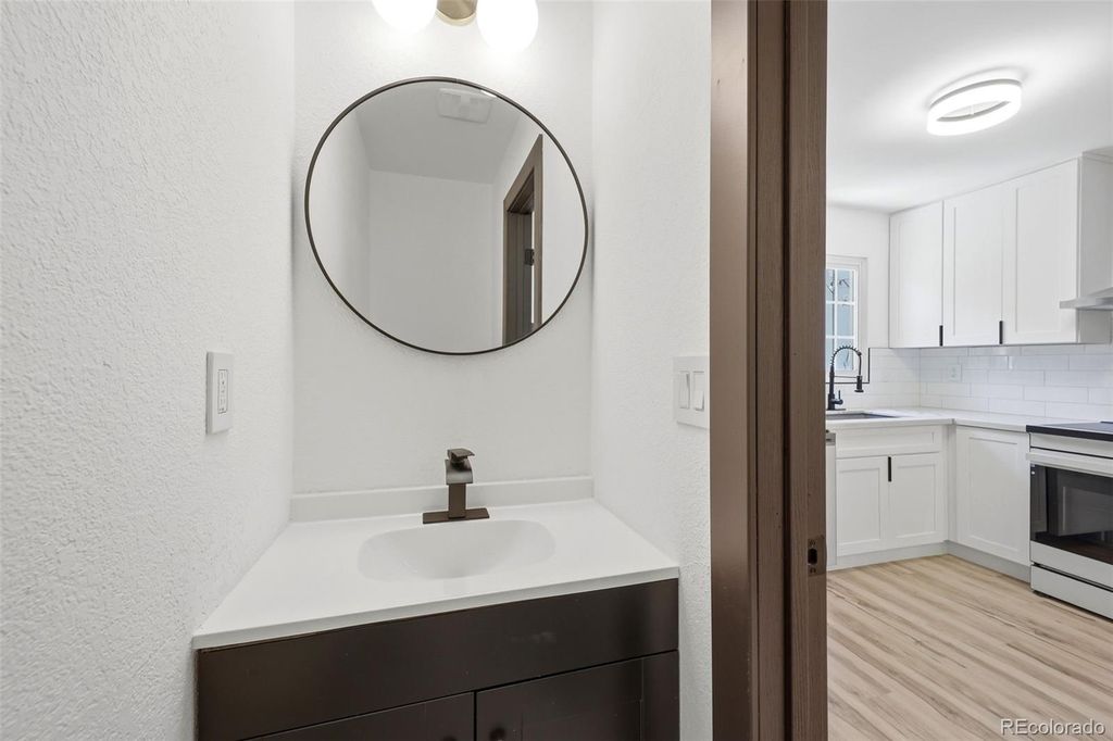 Image 10 of property listing at 8217 S Fillmore Way, Centennial, CO 80122