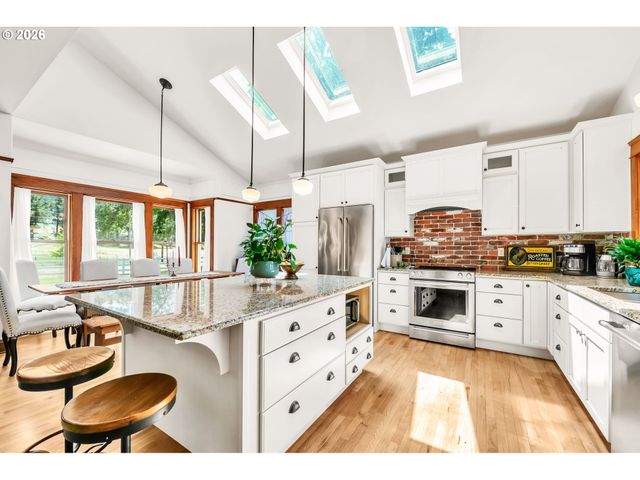 34671 MATTHEWS Rd, Eugene, OR 97405