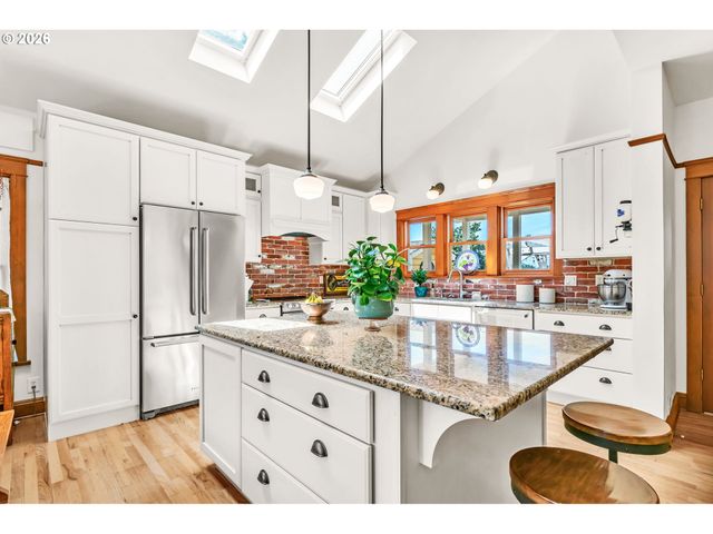 34671 MATTHEWS Rd, Eugene, OR 97405