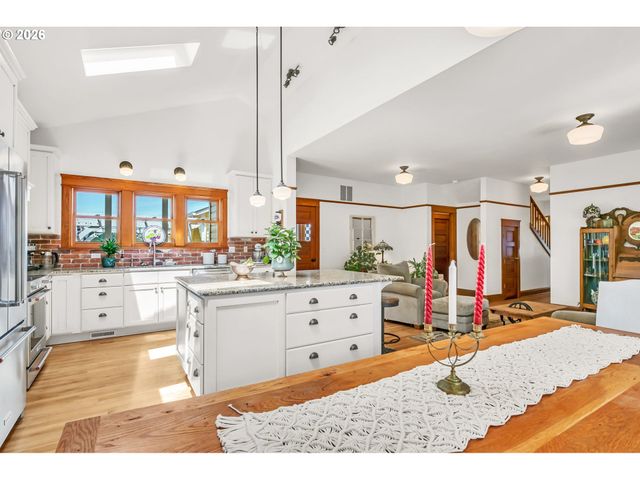 34671 MATTHEWS Rd, Eugene, OR 97405
