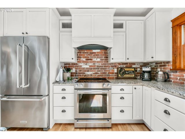 34671 MATTHEWS Rd, Eugene, OR 97405
