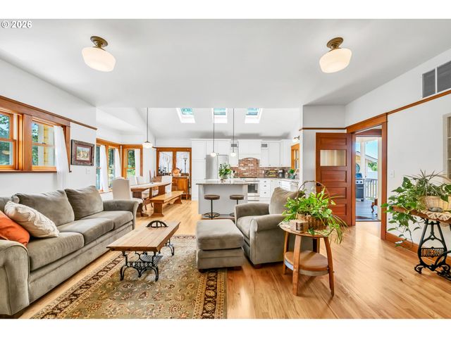 34671 MATTHEWS Rd, Eugene, OR 97405
