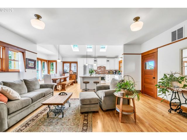 34671 MATTHEWS Rd, Eugene, OR 97405