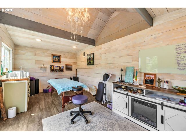34671 MATTHEWS Rd, Eugene, OR 97405