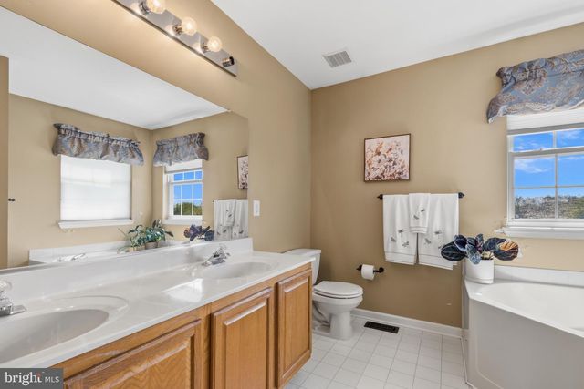 102 CONCORD CT, Woolwich Twp, NJ 08085