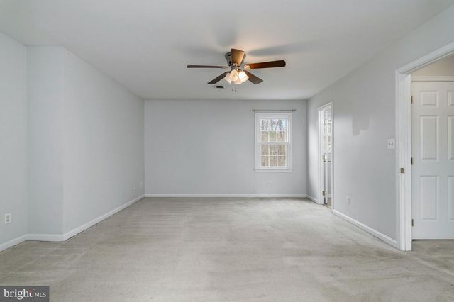 2009 WHITE LAKE DR, Fredericksburg, VA 22407